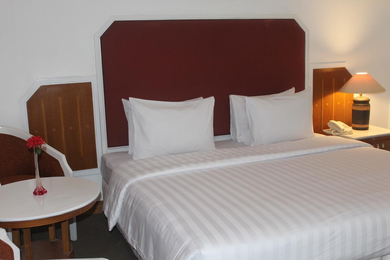 Arnava Hotel Senen Jakarta Buitenkant foto