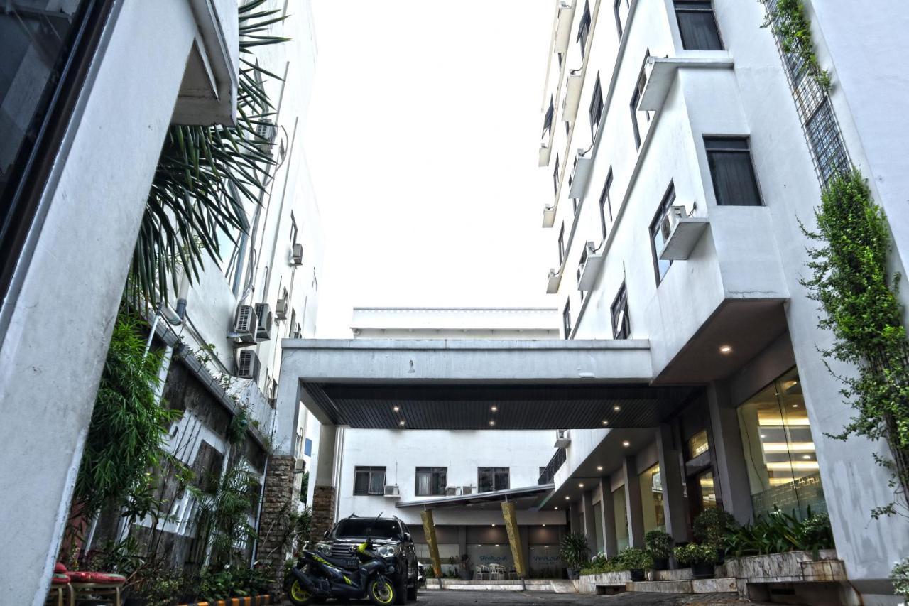 Arnava Hotel Senen Jakarta Buitenkant foto
